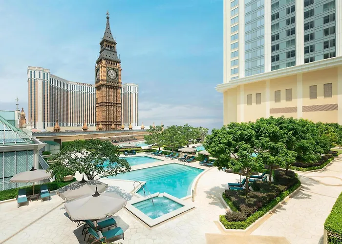 Conrad 5*